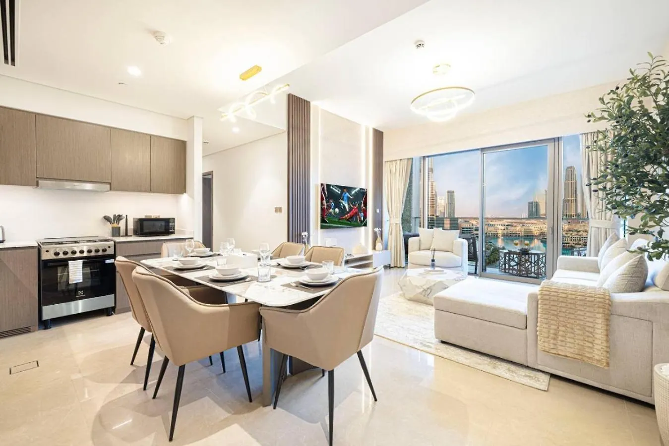 New Burj Khalifa And Fountains View Luxury Apt Dubaj